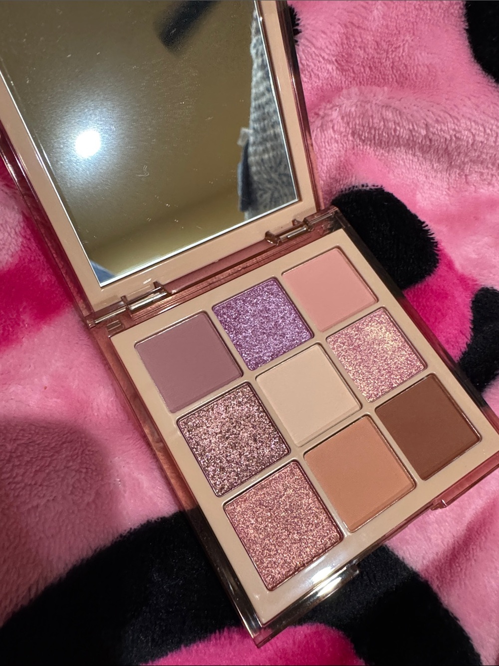 Huda Beauty Light Nude Obsessions Palette